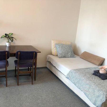 Comfortable 3 Bedroom Rental Unit With A Cozy Balcony In Center Warszawa Zewnętrze zdjęcie