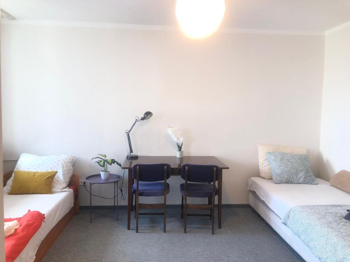 Comfortable 3 Bedroom Rental Unit With A Cozy Balcony In Center Warszawa Zewnętrze zdjęcie