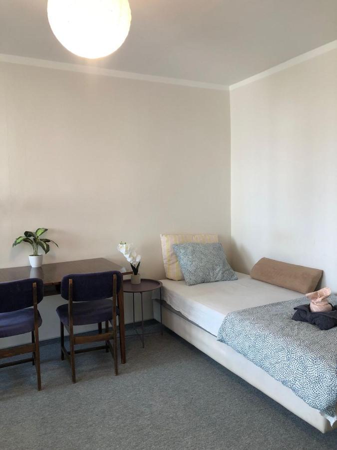Comfortable 3 Bedroom Rental Unit With A Cozy Balcony In Center Warszawa Zewnętrze zdjęcie