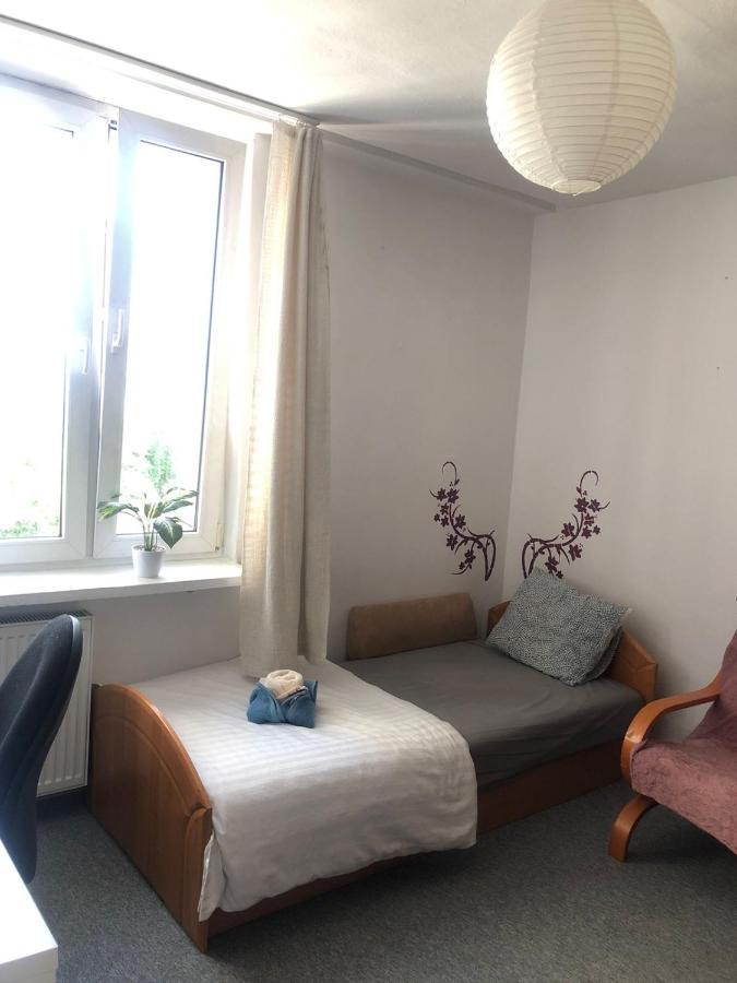 Comfortable 3 Bedroom Rental Unit With A Cozy Balcony In Center Warszawa Zewnętrze zdjęcie