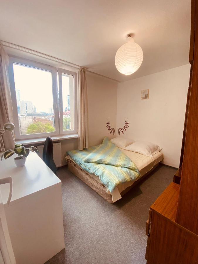 Comfortable 3 Bedroom Rental Unit With A Cozy Balcony In Center Warszawa Zewnętrze zdjęcie
